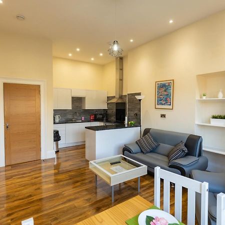 New 2 Bed Apartment With Stunning Views Of Arthur Seat Mountain EDI Exterior photo